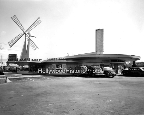 Van de Kamp's Drive-in 2.jpg
